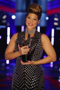 Tessanne-Chin-The-Voice-Trophy